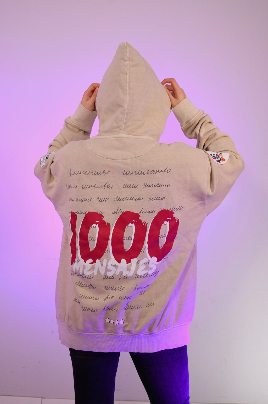 Sudadera Oversized Con Capucha “1000 Mensajes”